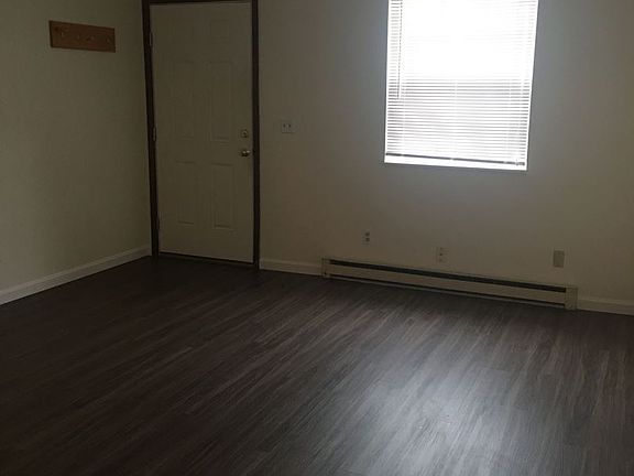 4th image of 3827 Canterbury Dr APT 2