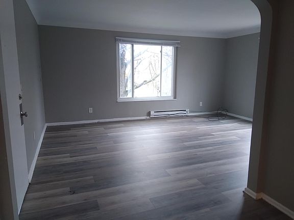 4th image of 3158 Algonquin Pkwy #5