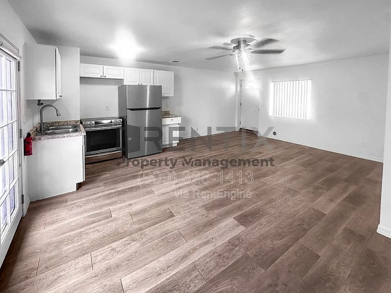 1560 Church St #B — Photo 2