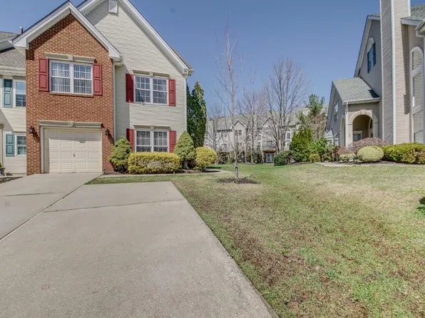 50 Augusta Ln, Blackwood, NJ 08012