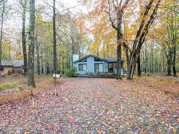 3rd image of 80 Mildred Dr