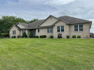832 Brooke Ln, New Athens, IL 62264