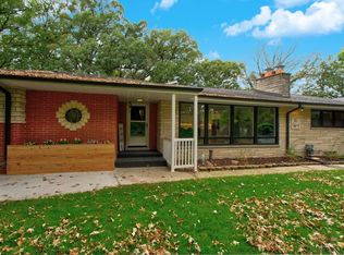 7901 W College Dr, Palos Park, IL 60464