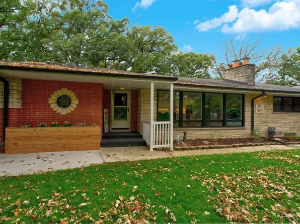 7901 W College Dr, Palos Park, IL 60464