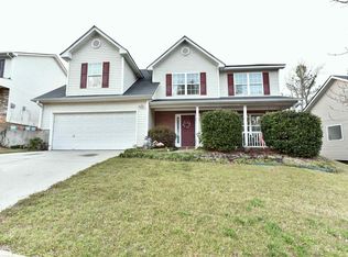 4255 Round Stone Dr, Snellville, GA 30039