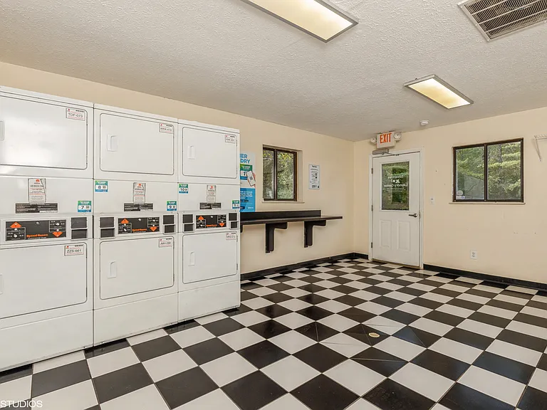 Silvertree at Little Turtle Apartments — Photo 53