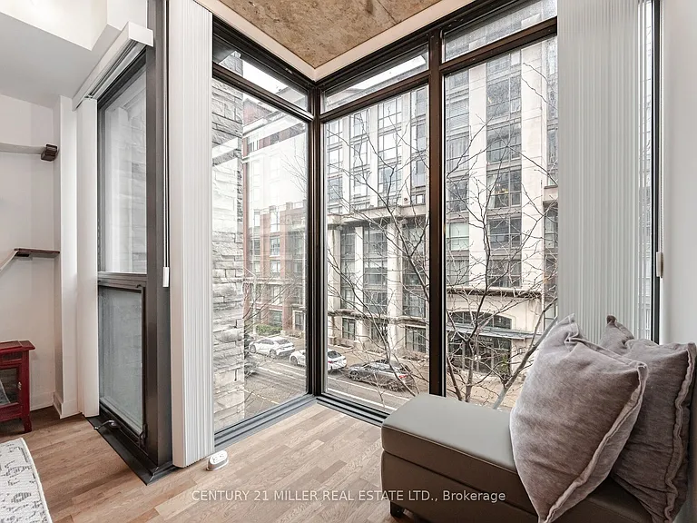 15 Beverley St #301 — Photo 18