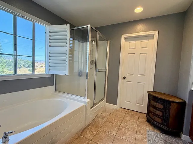 2297 Treetop Ln — Photo 19