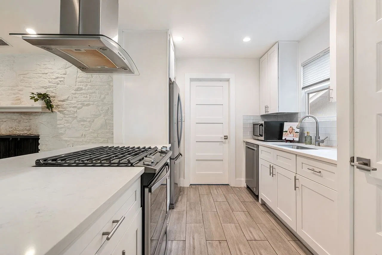 3 bed, 1465 sqft, $3,000 — Photo 3