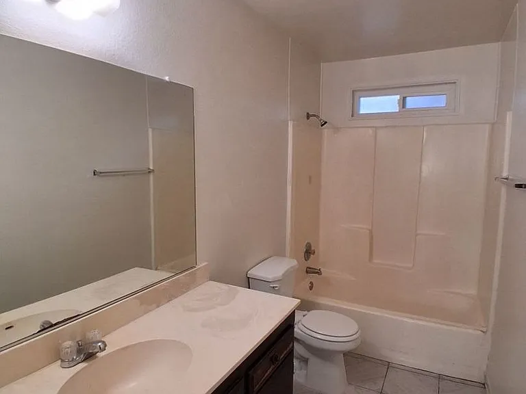 5083 W Ashcroft Ave — Photo 10