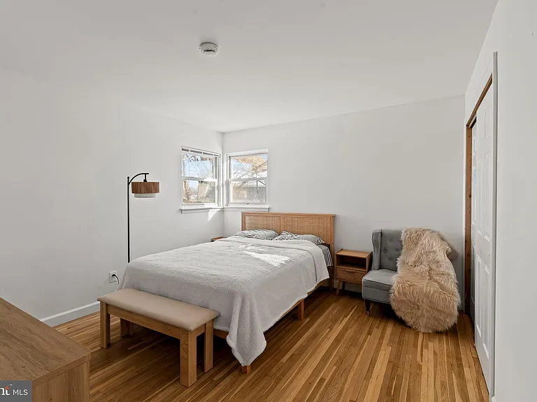 209 Front St — Photo 13