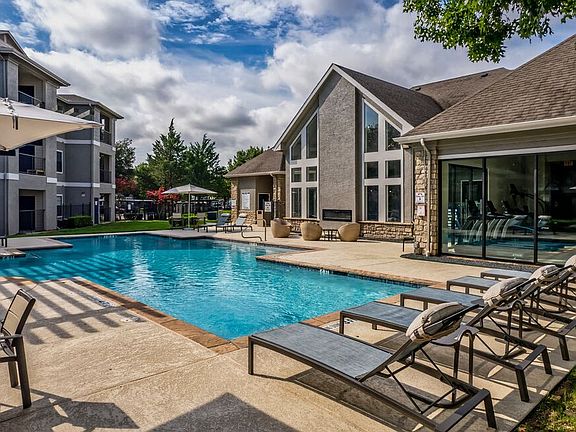 Sparkling Pool