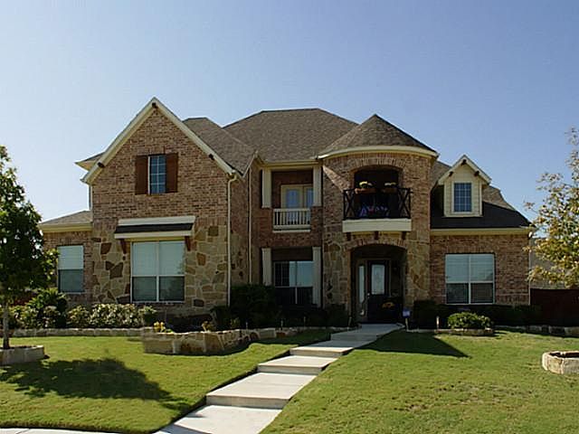 1st image of 670 Winterberry Ln