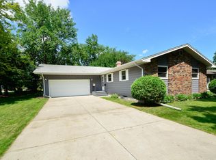 414 34th Ave S, Grand Forks, ND 58201