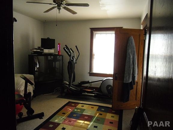 5th image of 1119 E McClure Ave
