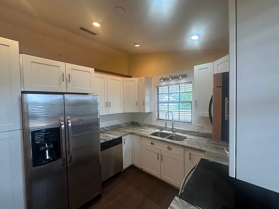 214 16th Pl SW