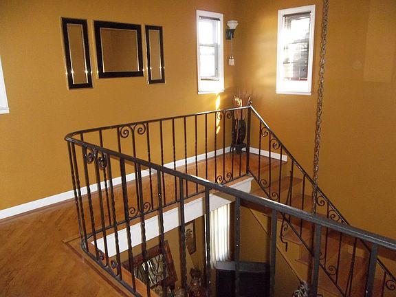 5th image of 8231 233rd St