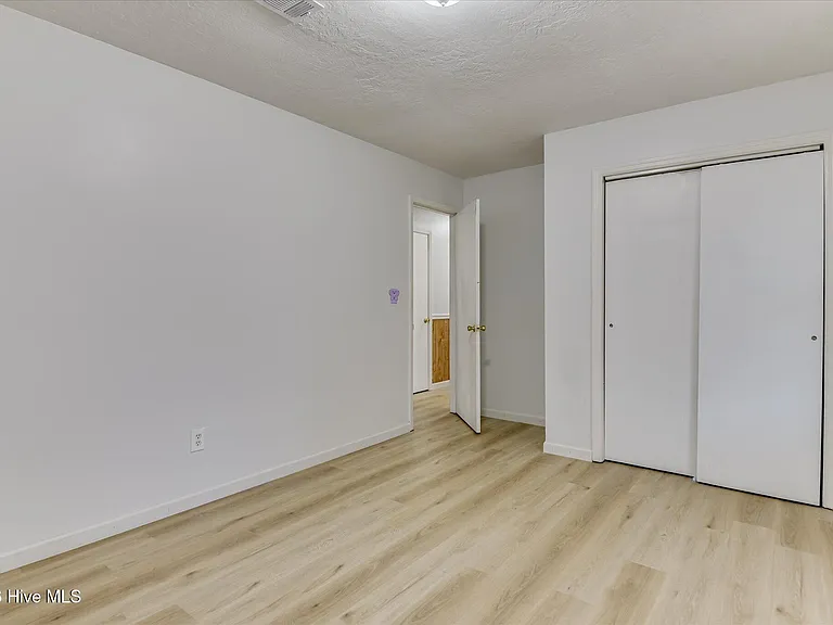 3823 Fairington Dr — Photo 21