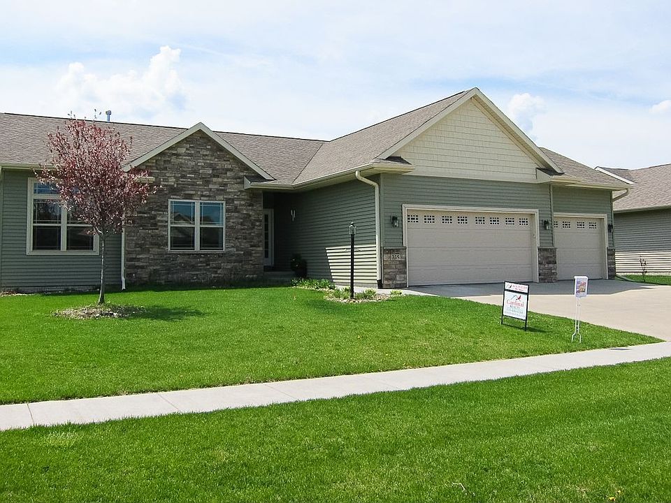 1st image of 755 Berkshire Ln