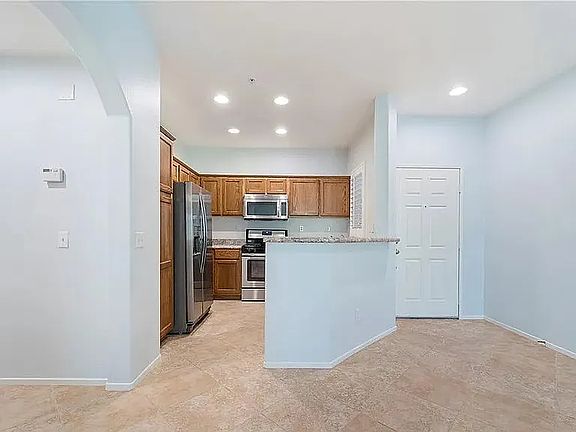 4th image of 26320 Arboretum Way