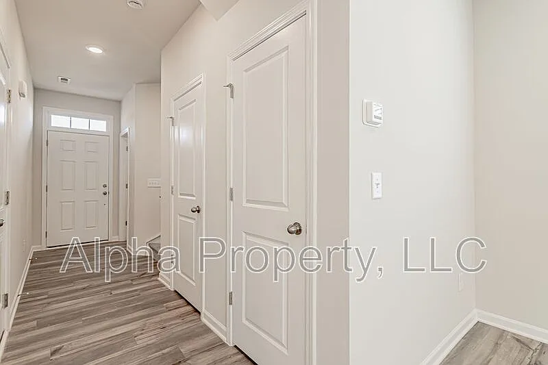 3 bed, 2.5 bath, 1708 sqft, $1,850 — Photo 4
