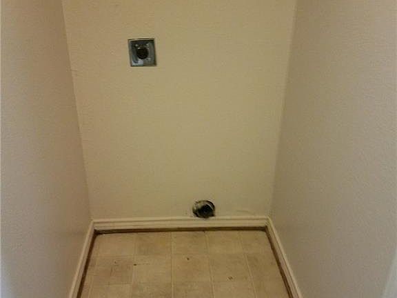 5th image of 4105 Johnson St