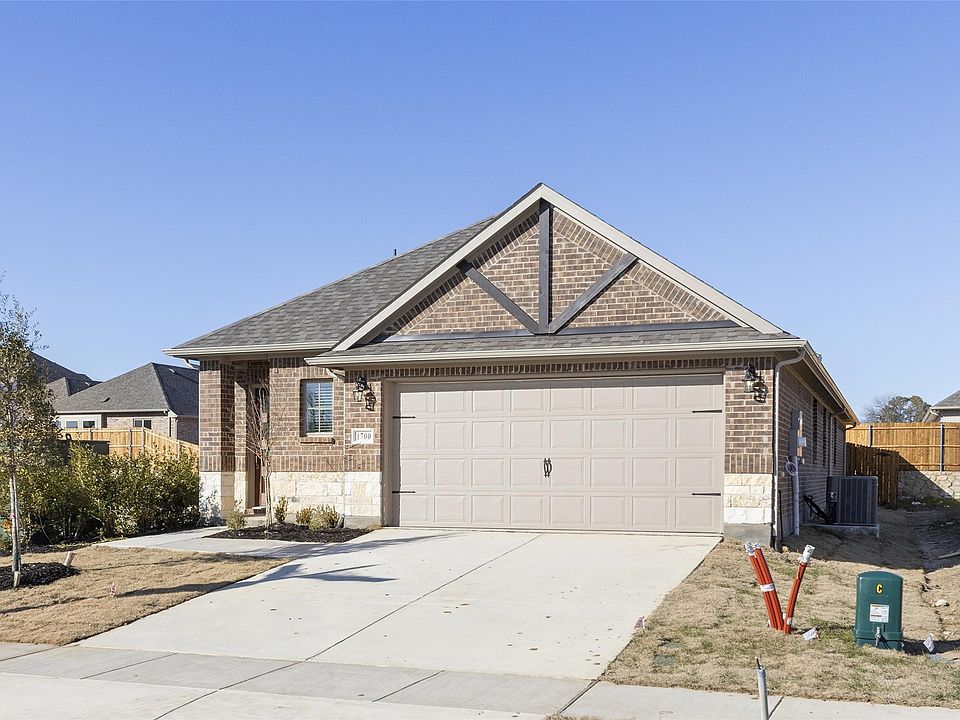 1st image of 1700 Meadow Crest Dr