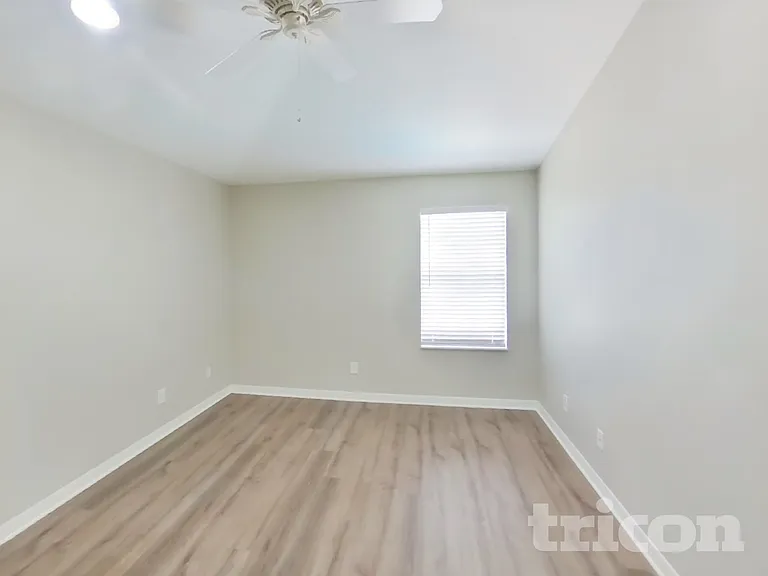 16651 Midsummer Ln — Photo 20