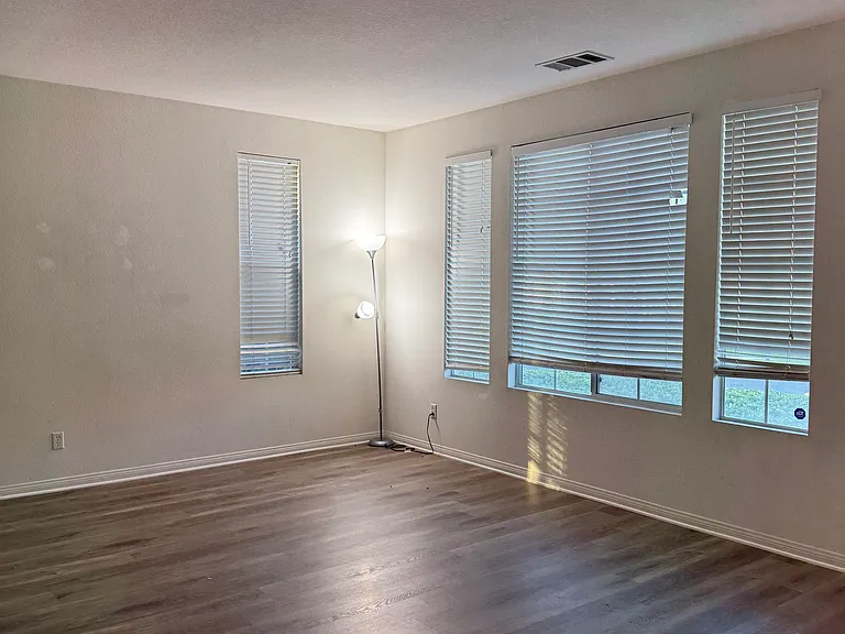 2264 Shanna Carle Dr — Photo 15
