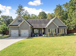 1557 Shadowstone Cir, Winder, GA 30680