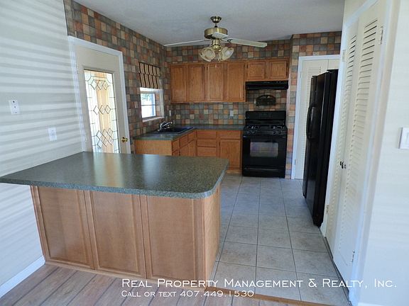 3rd image of 578 E Normandy Blvd