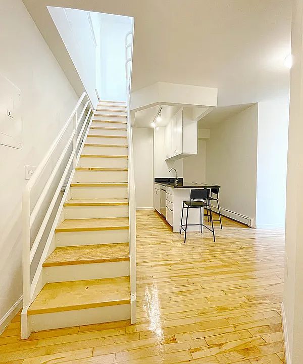 1st image of 190 E 7th St APT 710