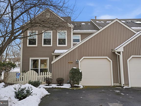 3rd image of 1613 Lakeview Cir