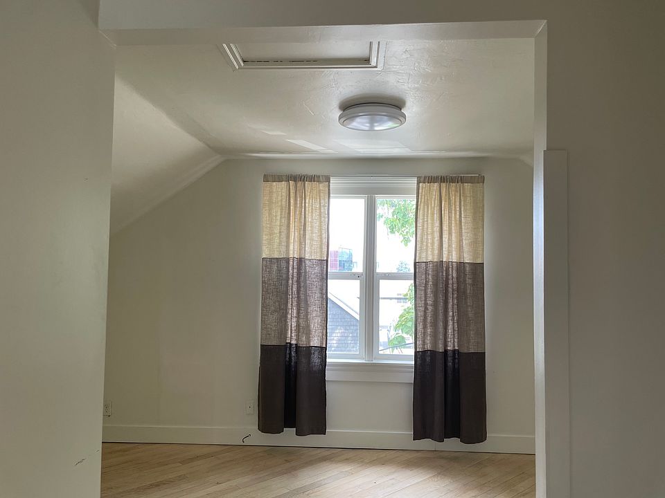 Back Room Open Space can be used as home office