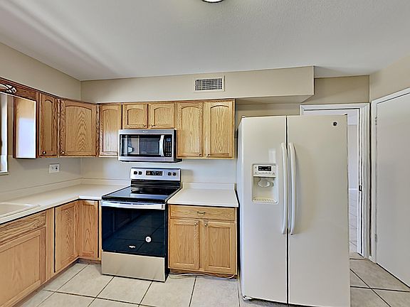 5th image of 9209 N 107th Ave