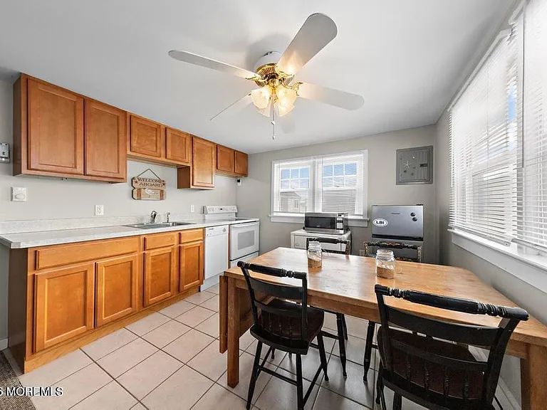 26 W Oceanview Dr — Photo 11