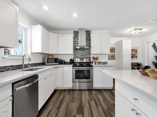 10513 E WATFORD Way, Sun Lakes, AZ 85248