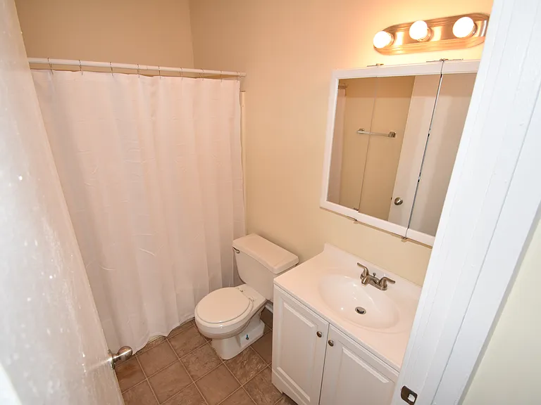 Fallview Apartments — Photo 4