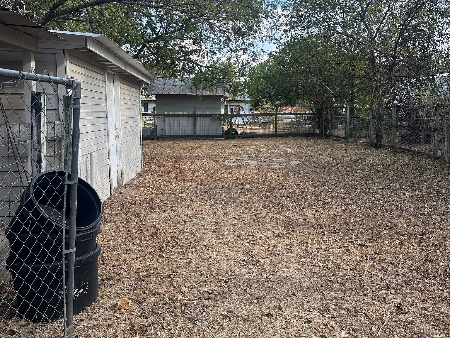 2 bed, 872 sqft, $1,350 — Photo 3