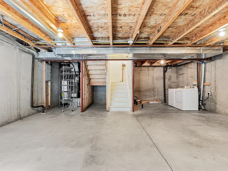 13235 Holly St #E — Photo 16