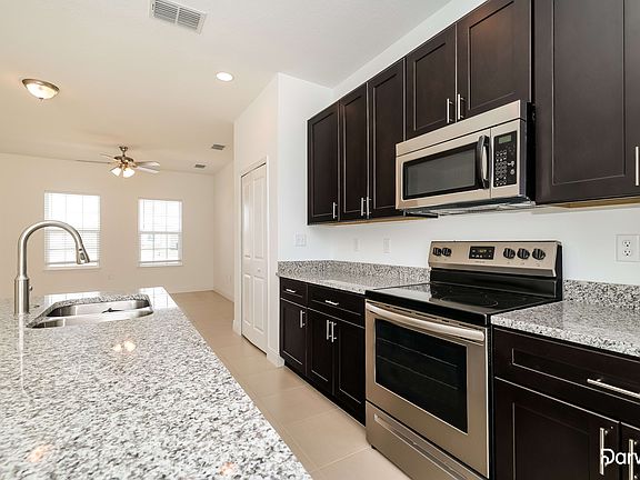 2nd image of 120 Tulip Ln