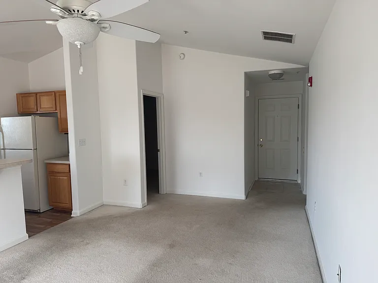 3403K N Sagamore Dr — Photo 2