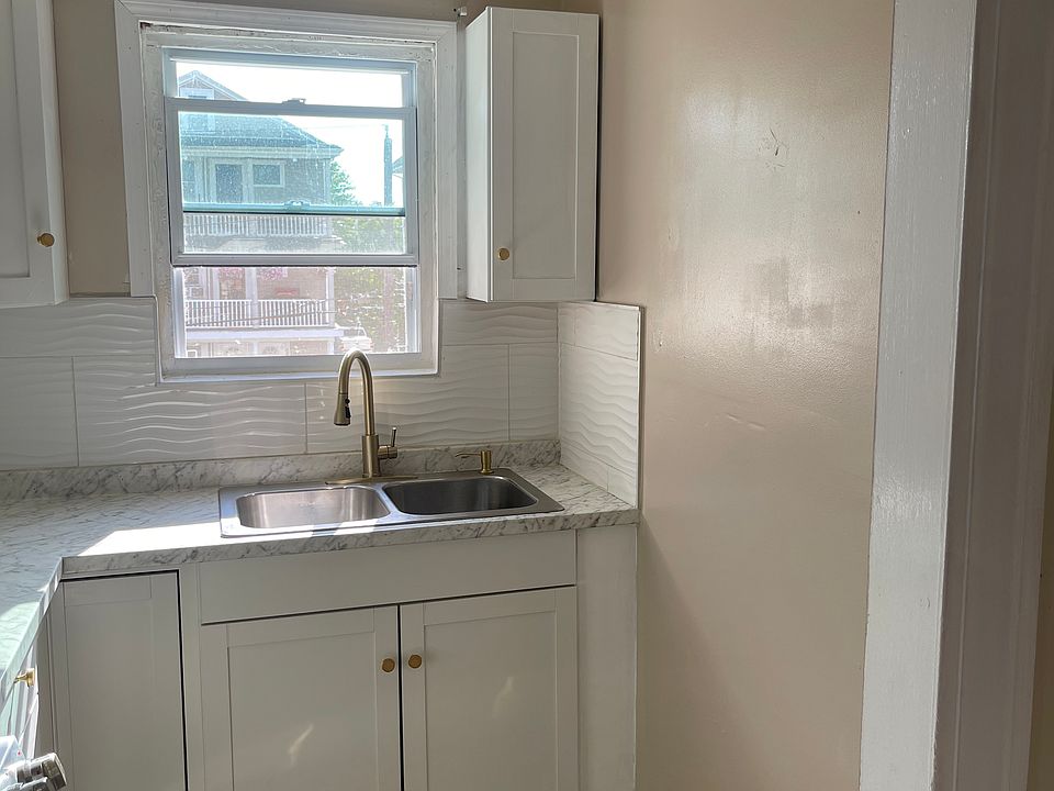 1st image of 30 Pekin St Floor 2