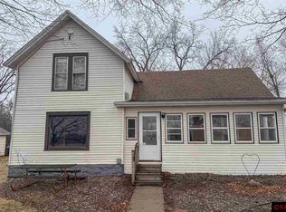 406 4th Ave NW, Waseca, MN 56093