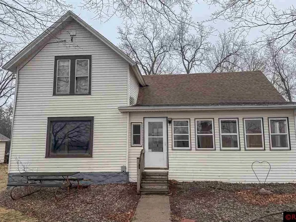 406 4th Ave NW, Waseca, MN 56093