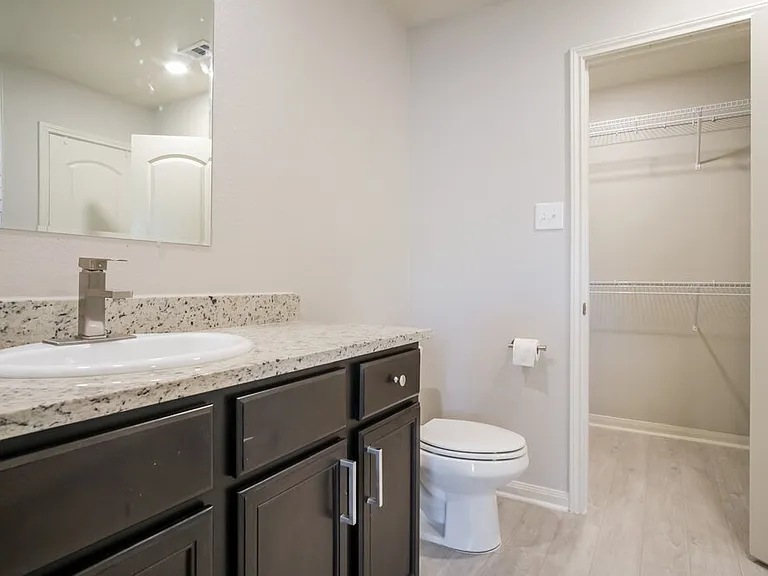 1532 Amy Dr — Photo 10