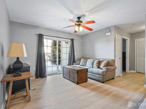 1228 Morning Glory Dr, Monroe Township, NJ 08831