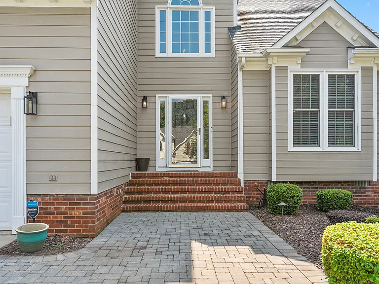 305 Lucas Park Dr — Photo 33