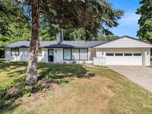 1722 N Benson Rd, Fountain, MI 49410