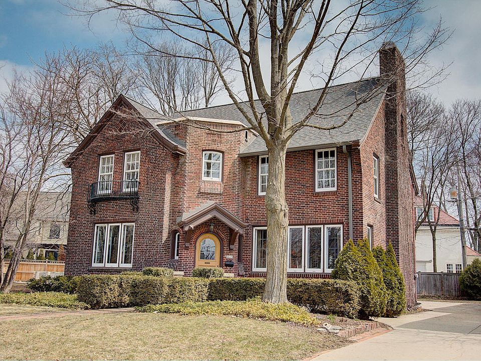 1st image of 4428 N Stowell Ave